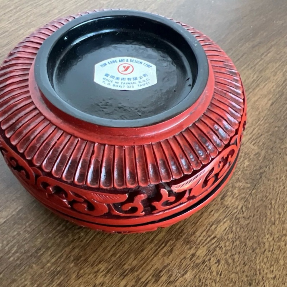 Red CineseCinnabar Carved Decorative Box - Picture 6 of 7